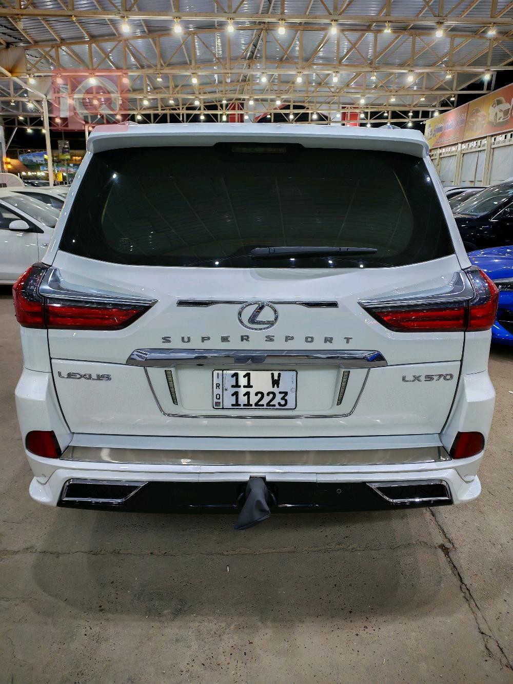 Lexus LX